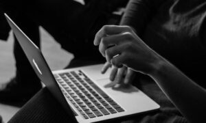 How Online Chats Foster Mental Wellness