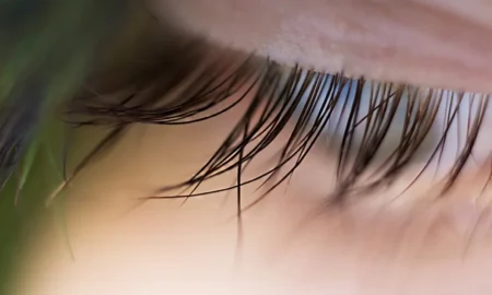 How Natural Ingredients Support Stronger and Healthier Eyelashes